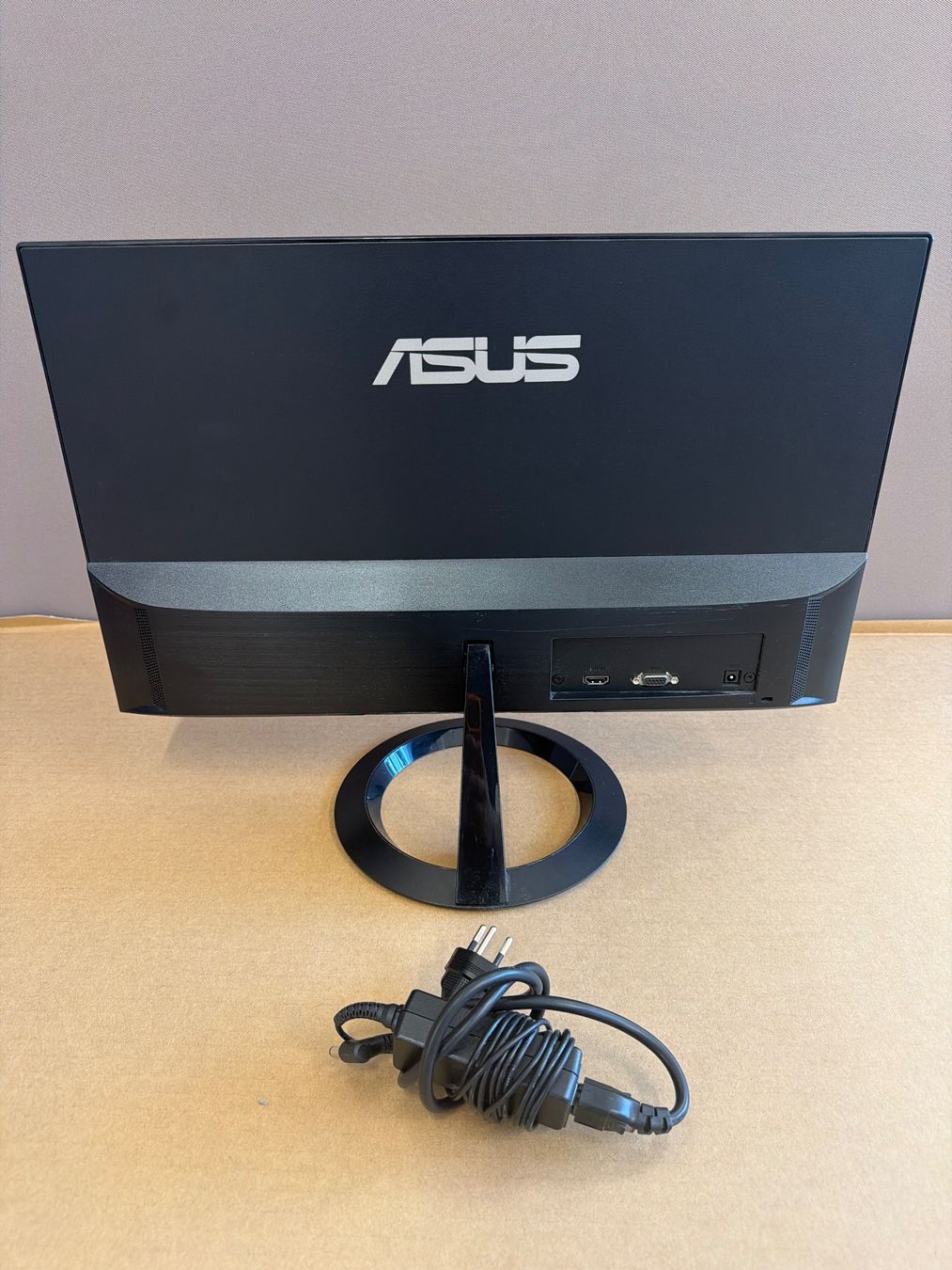 Asus Monitor: ASUS VZ229HE 21.5" Monitor – Usato da Dietlikon venduto da ComdatAG 3