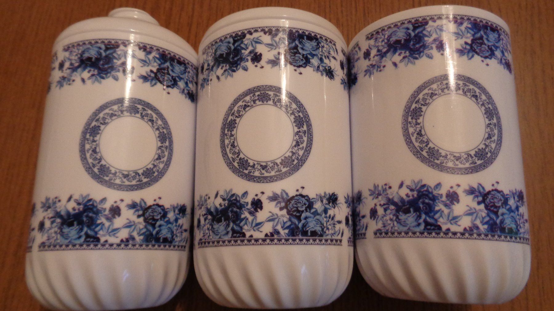 Flacons: BLAUE BAD GARNITUR 4 STCK – Neuf avec emballage d'origine à Lausanne par kiliman73 4
