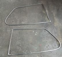 Chrome de vitre latérale arrière Saab 99GL