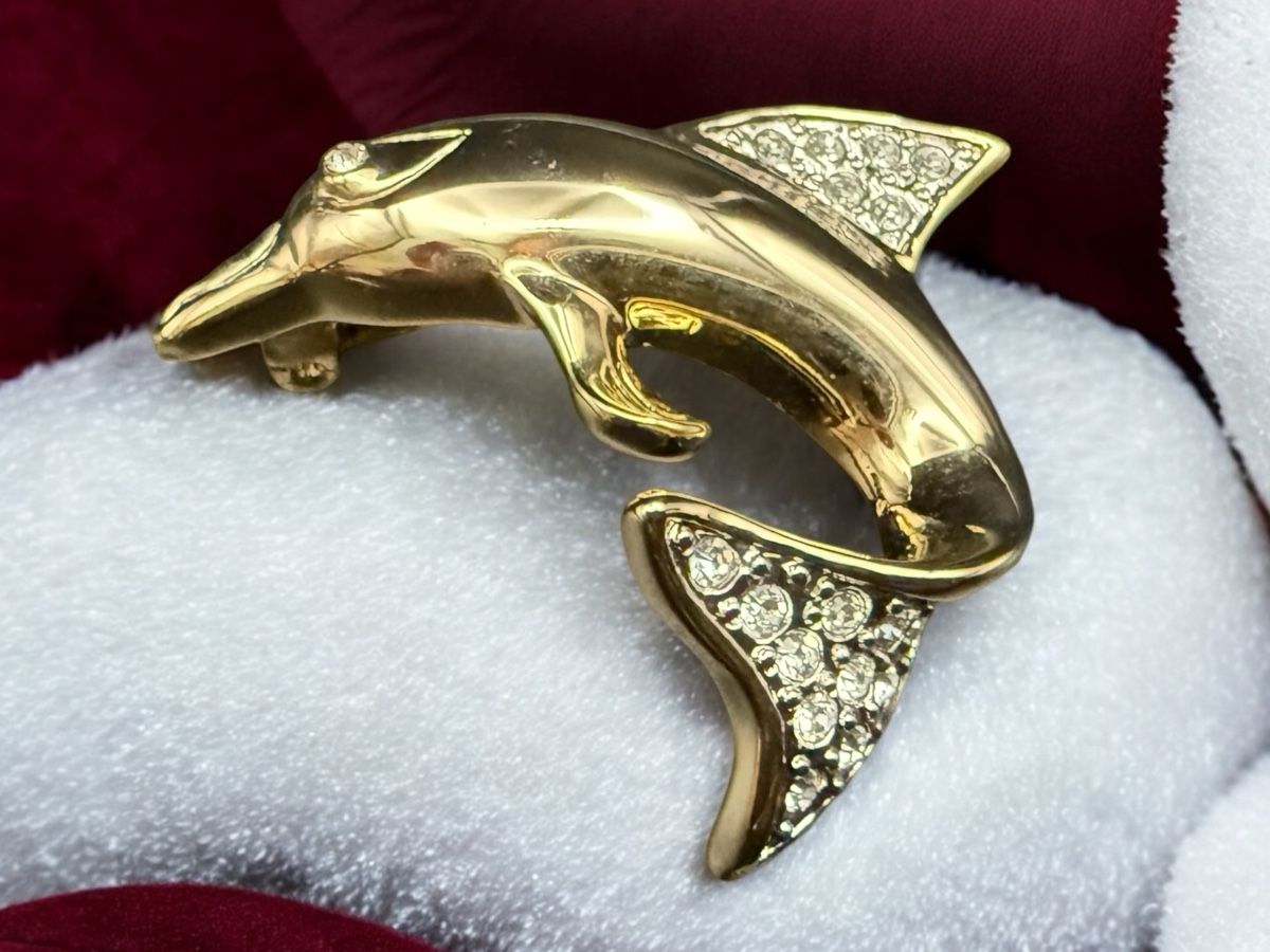 Spille & Fermagli: Goldfarbene Vintage-Delphin-Brosche mit Strass – Usato da Lamone venduto da LaCantinaMagica 1
