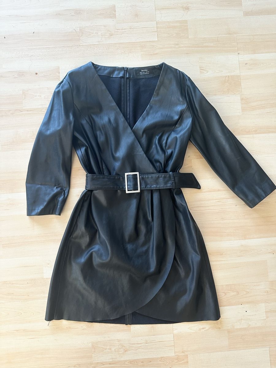 Bershka Robes: ELEGANTES KLEID gr S – Neuf (Voir description) à Schaffhausen par rot_yyy7 5