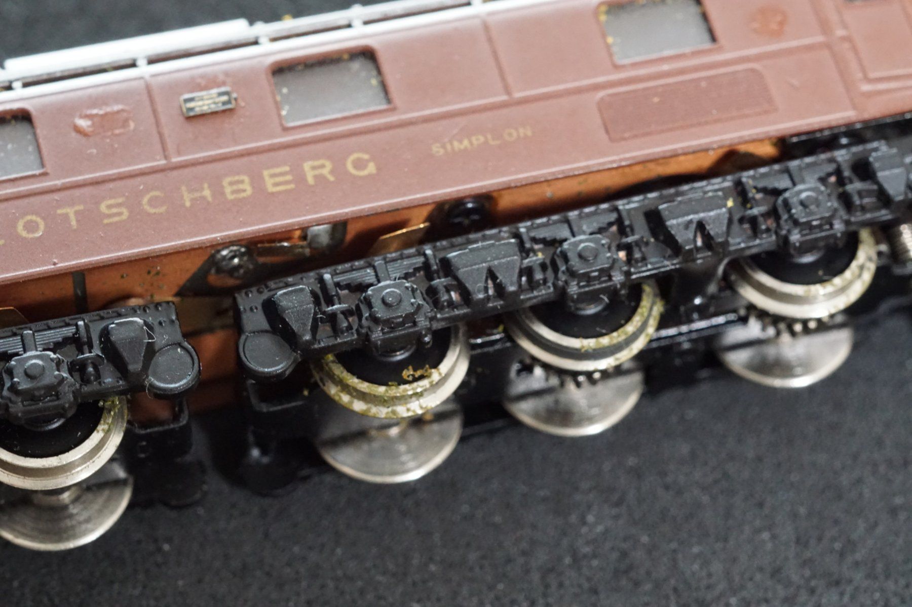 Metropolitan Modellini di ferrovie: Metropolitan Ae 6/8 BLS braun Nr. 204 – Usato da Gränichen venduto da iknow 6