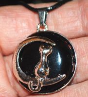 Halskette Z-043 – Mond mit Katze – Schwarzer Onyx