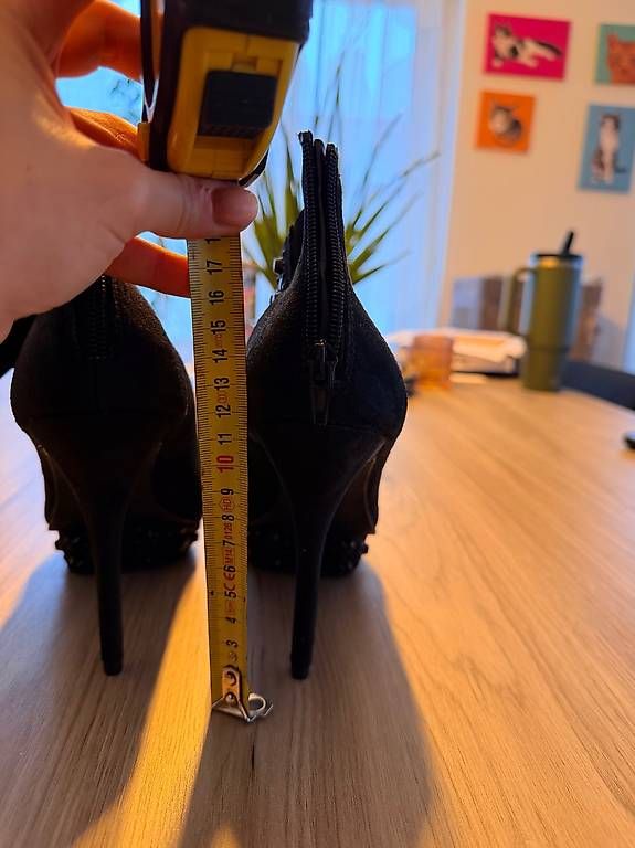 Scarpe da donna: Pumps mit Riemen – Usato da Bözberg venduto da van_52qk