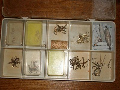 Stucki Thun Ami: Vintage Angelhaken-Sortiment diverse Grössen mit Box – Nuovo e nell'imballaggio originale da Pfäffikon SZ venduto da Einstweilige