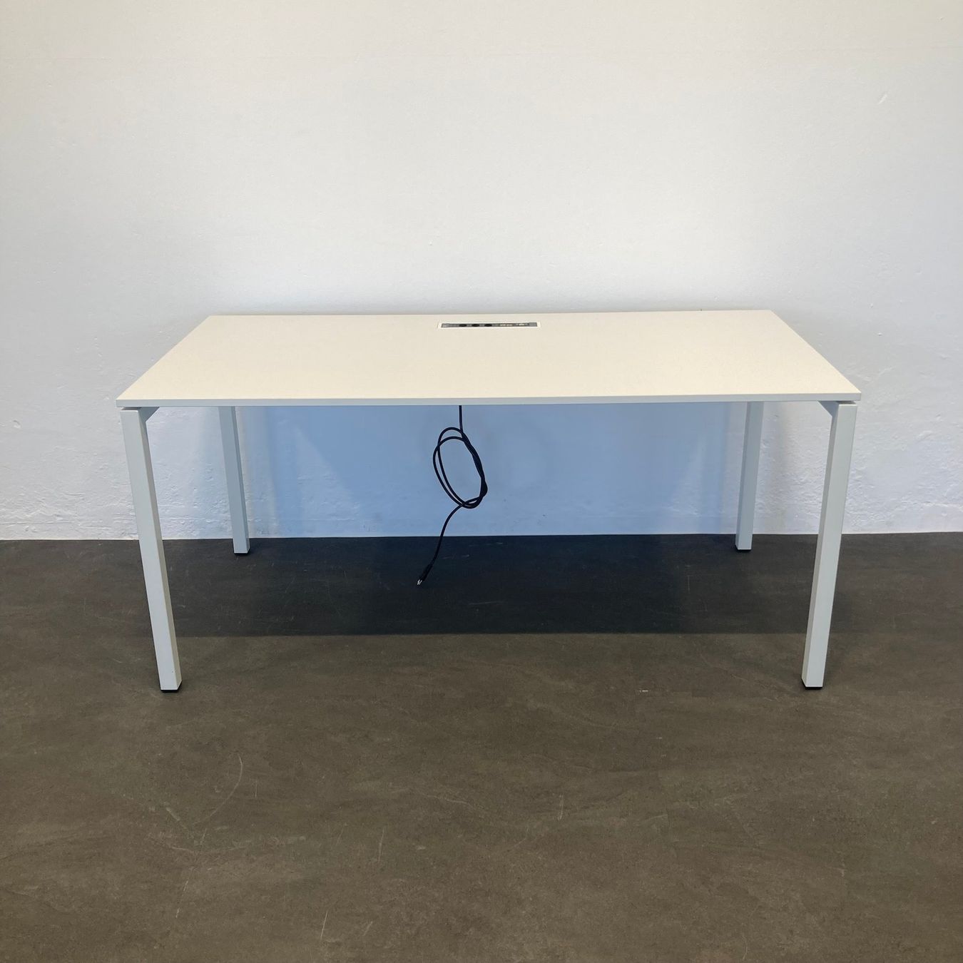 Lista Scrivanie: Lista Office LO Motion Sitzungstisch 1600x800 mm - – Usato da Schönenwerd venduto da mcofficeshop