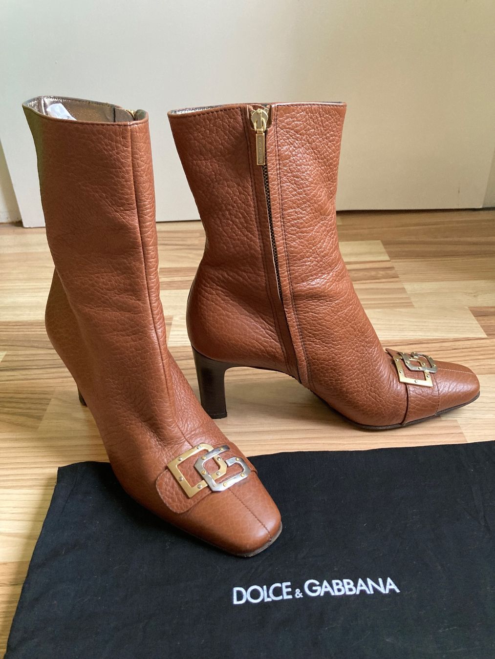 Dolce & Gabbana Scarpe da donna: Dolce & Gabbana Leder-Stiefeletten Gr.40 – Usato da Jonen venduto da Nadeshika