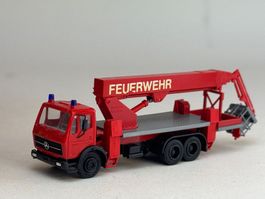 VE1- Herpa Mercedes Feuerwehr Hubsteiger