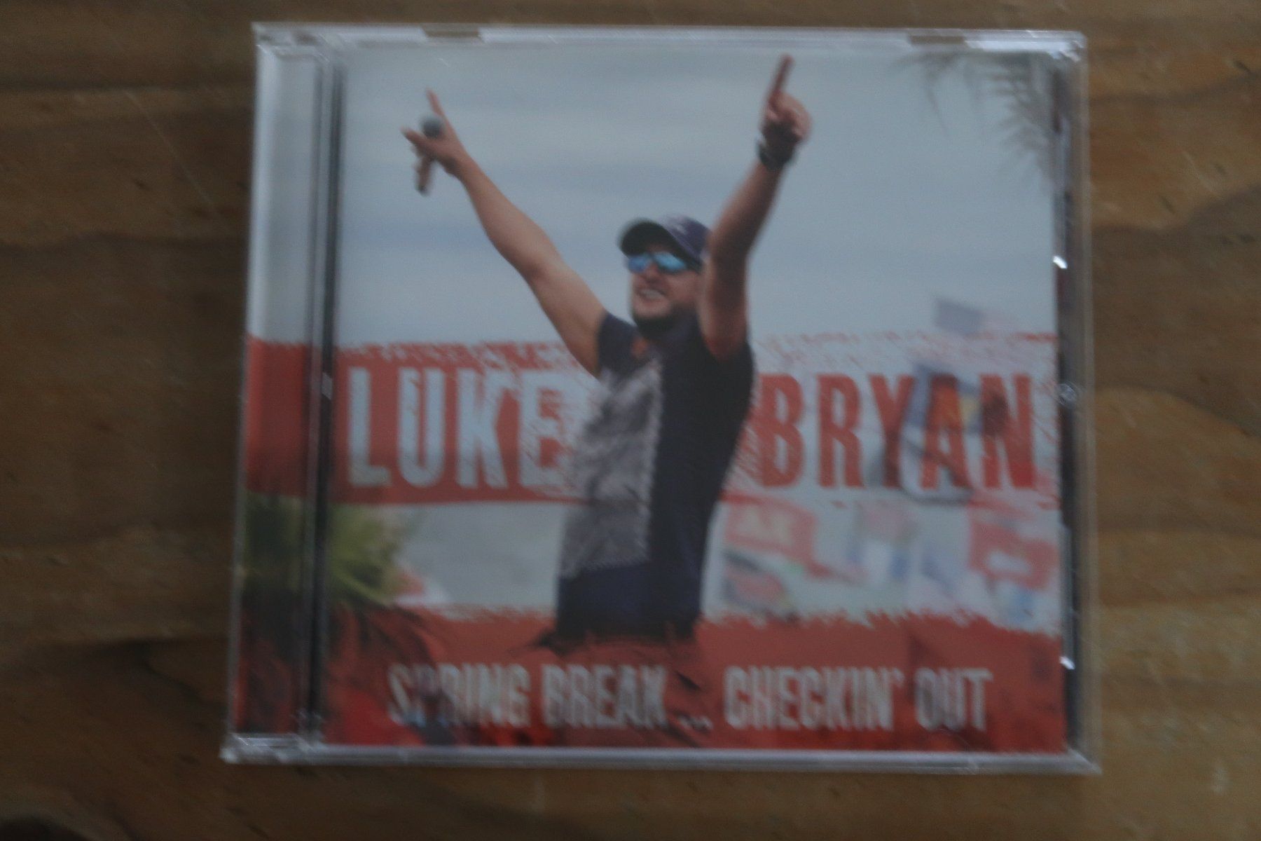CDs: LUKE BRYAN - SPRING BREAK...CHECKIN' OUT - CD – Gebraucht aus Basel von Patiscat