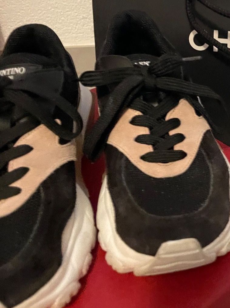 Valentino Damenschuhe: Valentino Garavani Sneaker GR 36 – Gebraucht aus Wilen b. Wollerau von LastChance22 1