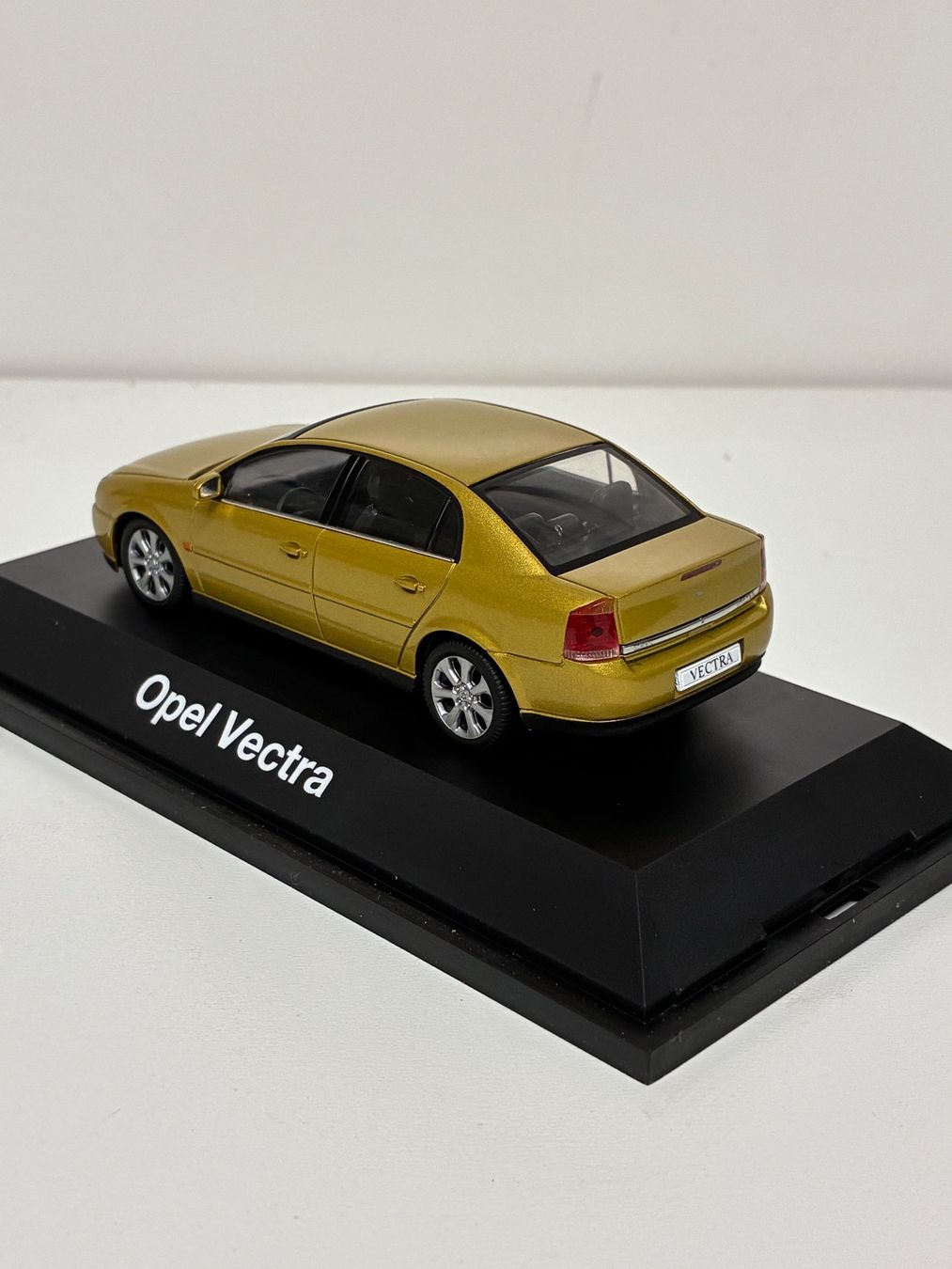 Opel Modellautos: Modellauto Opel Vectra C – Neu und originalverpackt aus Kräiligen von hkk 3