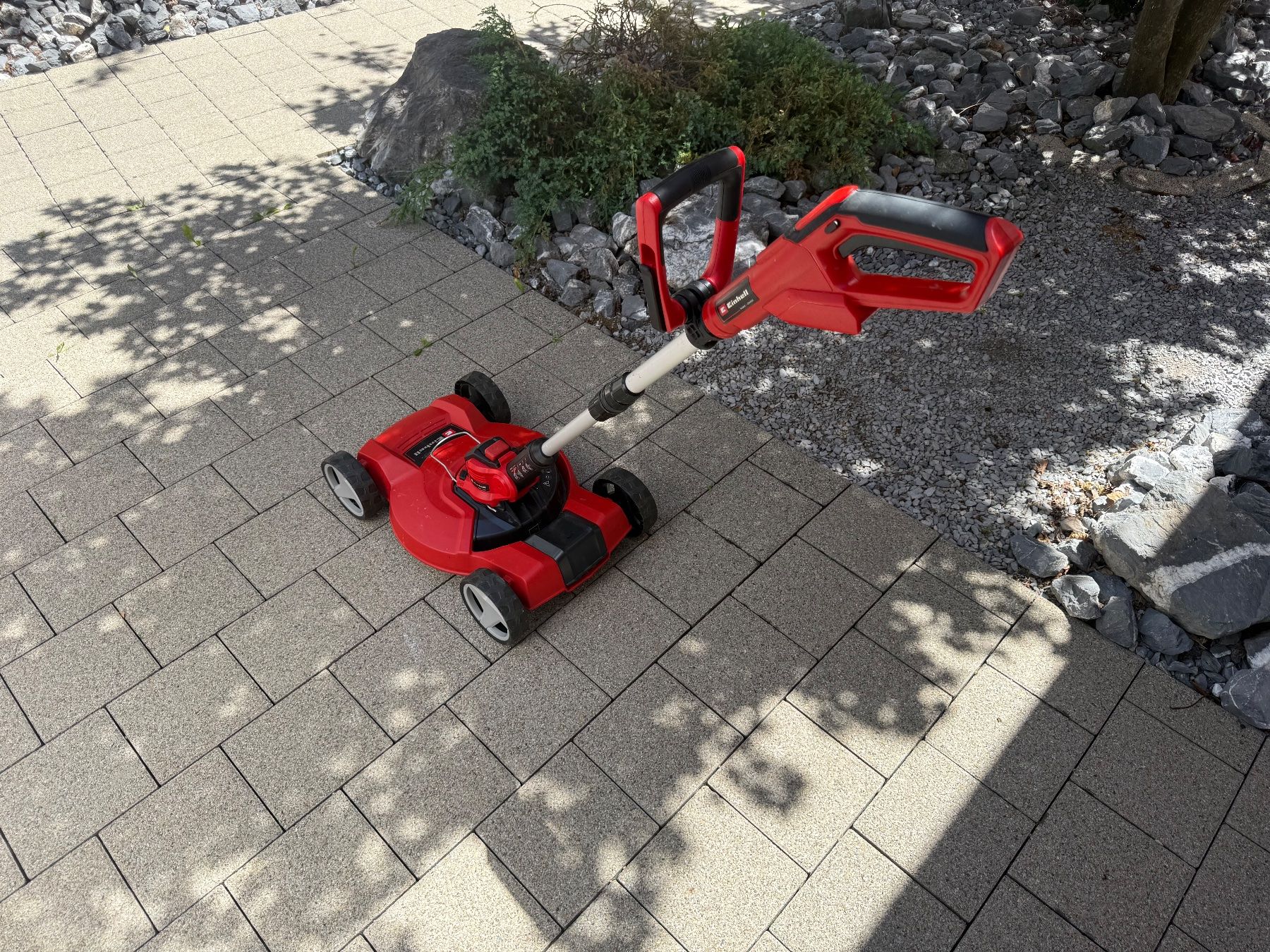 Einhell Tagliaerba: Einhell Akku-Rasentrimmer mit Wagen – Usato da Pfungen venduto da soku71