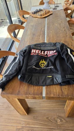 Motorradjacke HELLFIRE schwarz Grösse M guter Zustand