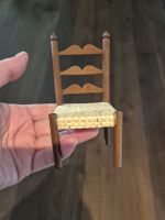 Antiker Holzstuhl Bodo Hennig für Puppenhaus