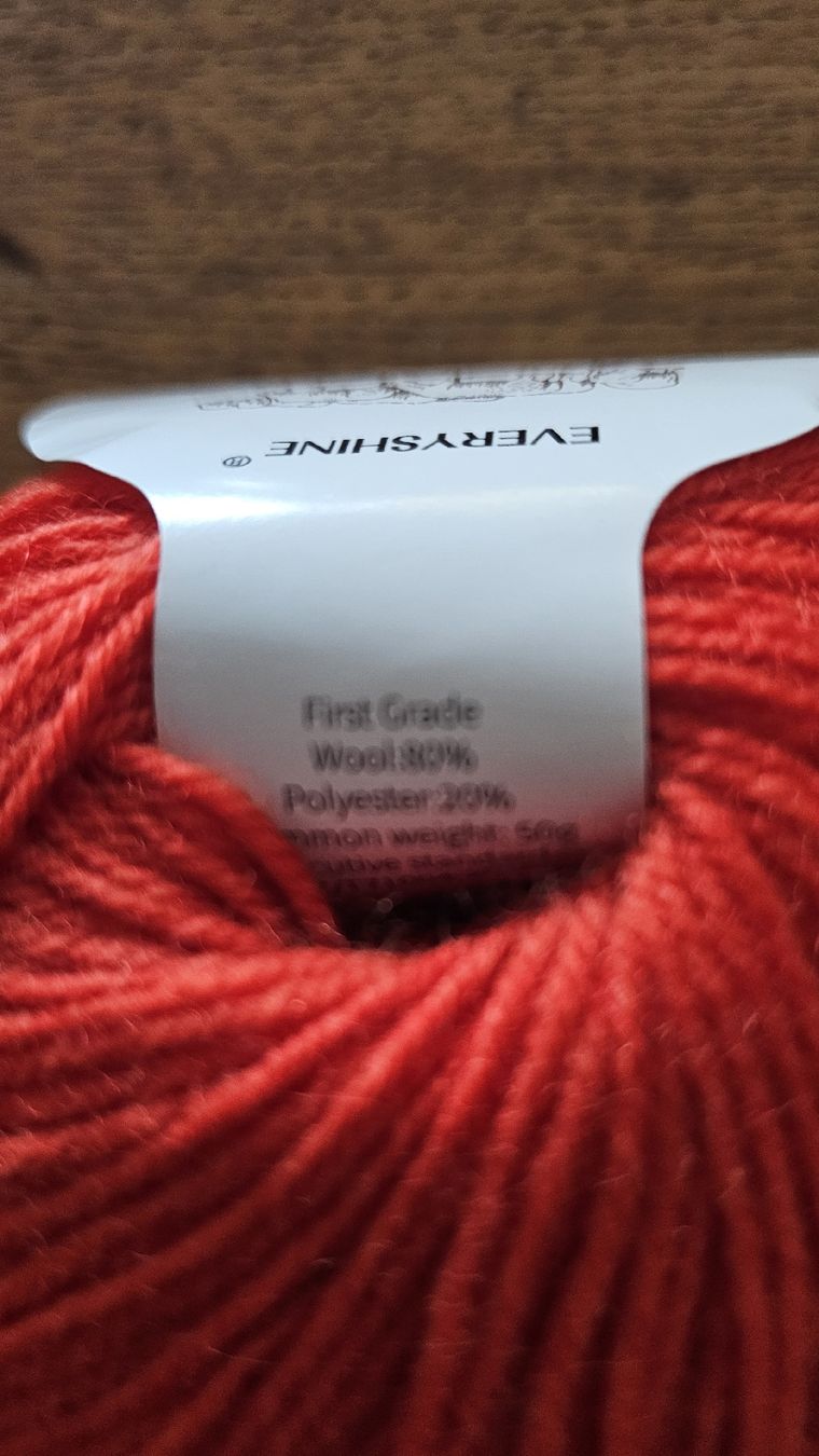 Lana: rote, wunderschöne und weiche Wolle – Nuovo e nell'imballaggio originale da Fehraltorf venduto da lisam16 2