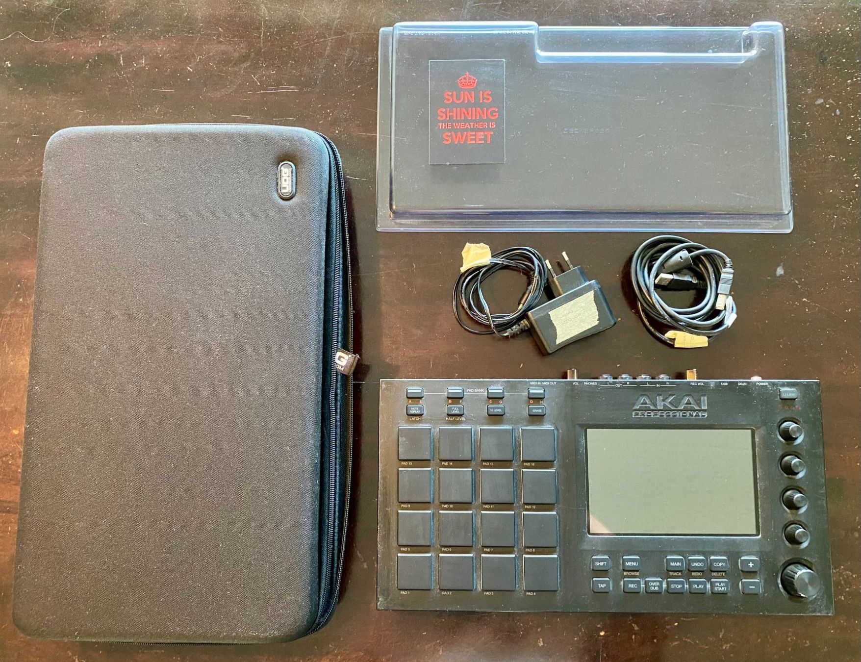 Akai Strumenti musicali: Akai MPC Touch inklusive Zubehör – Usato da Ostermundigen venduto da sims81