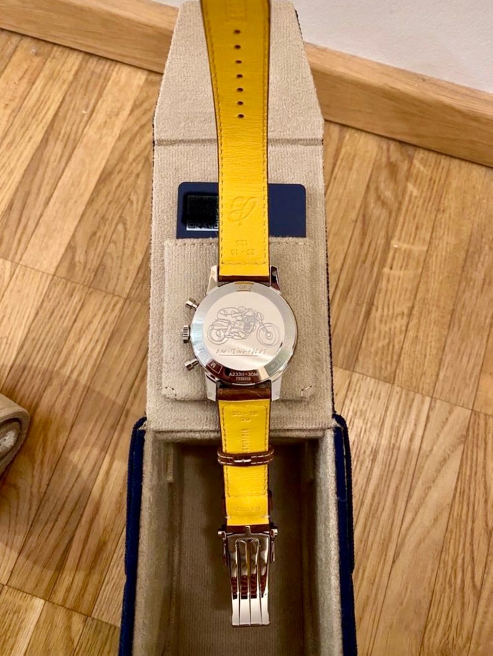 Breitling Uhren: Breitling Top Time Deus – Gebraucht aus Schaffhausen von mis_p8nv 1