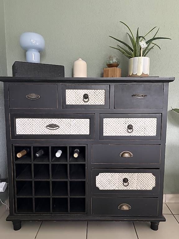 Commodes: Schwarze Kommode von Gutmann Factory – D'occasion à Hinterkappelen par LeLehmann