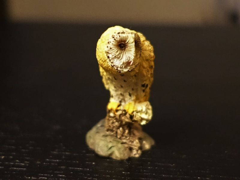 Statuette: Detailverliebte Eule / Schleiereule – Usato da Russikon venduto da Eulenfeder 1