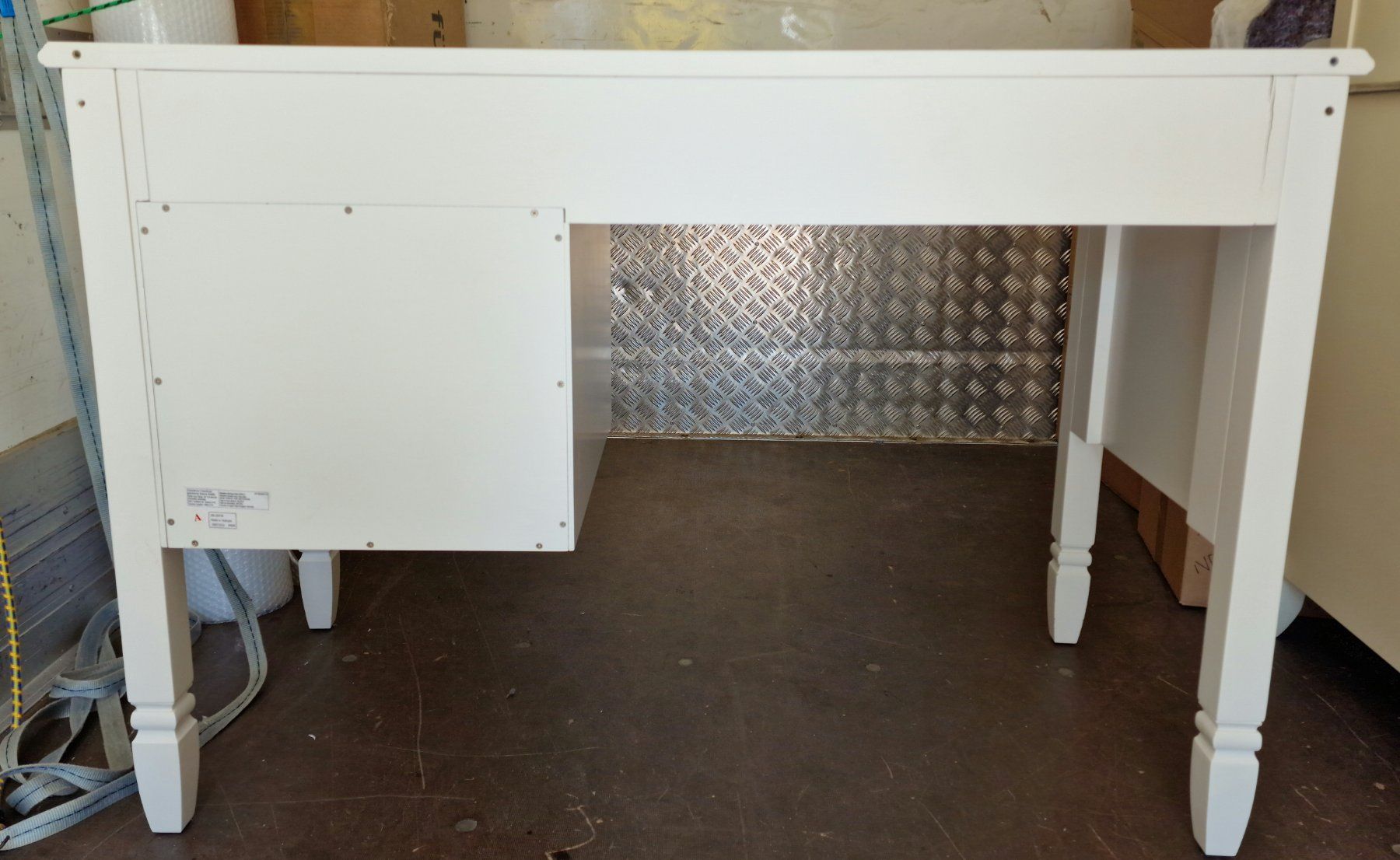 Scrivanie: White Desk with 3 Drawers in good Condition – Usato da Killwangen venduto da bmy_5rtt 8