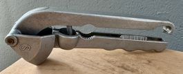 Alte / antike KNOBLAUCHPRESSE aus Aluguss