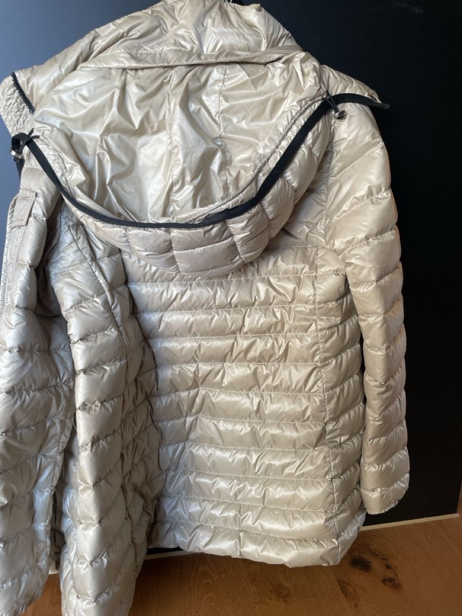 Moncler Vestes: Moncler Daunenjacke – D'occasion à Jonen par taishathings 5