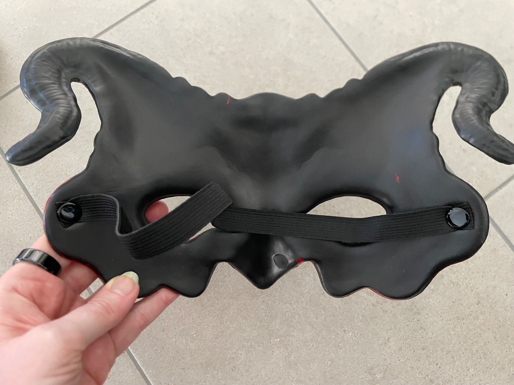 Masken: Gothic Gothik Halloween Cosplay Teufel Dämon Devil rot Maske – Neu und originalverpackt aus Schinznach Bad von  4