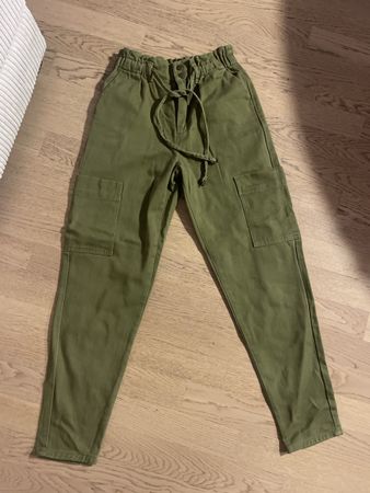 Trendige Forever 21 Hose, Khaki Grün, Gr. S