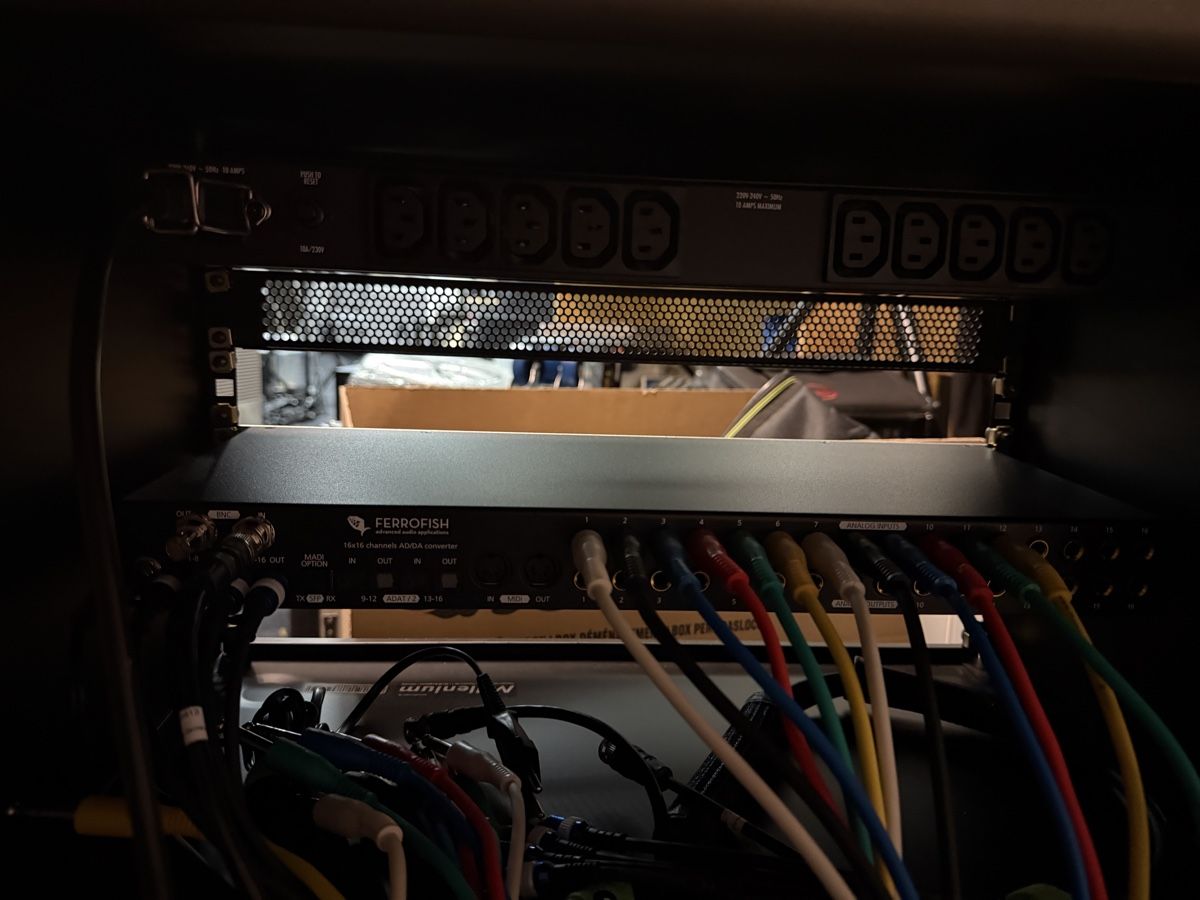 Equipement studio: Ferrofish Pulse 16 mit Zubehör  – D'occasion à Rütihof par atinner 1
