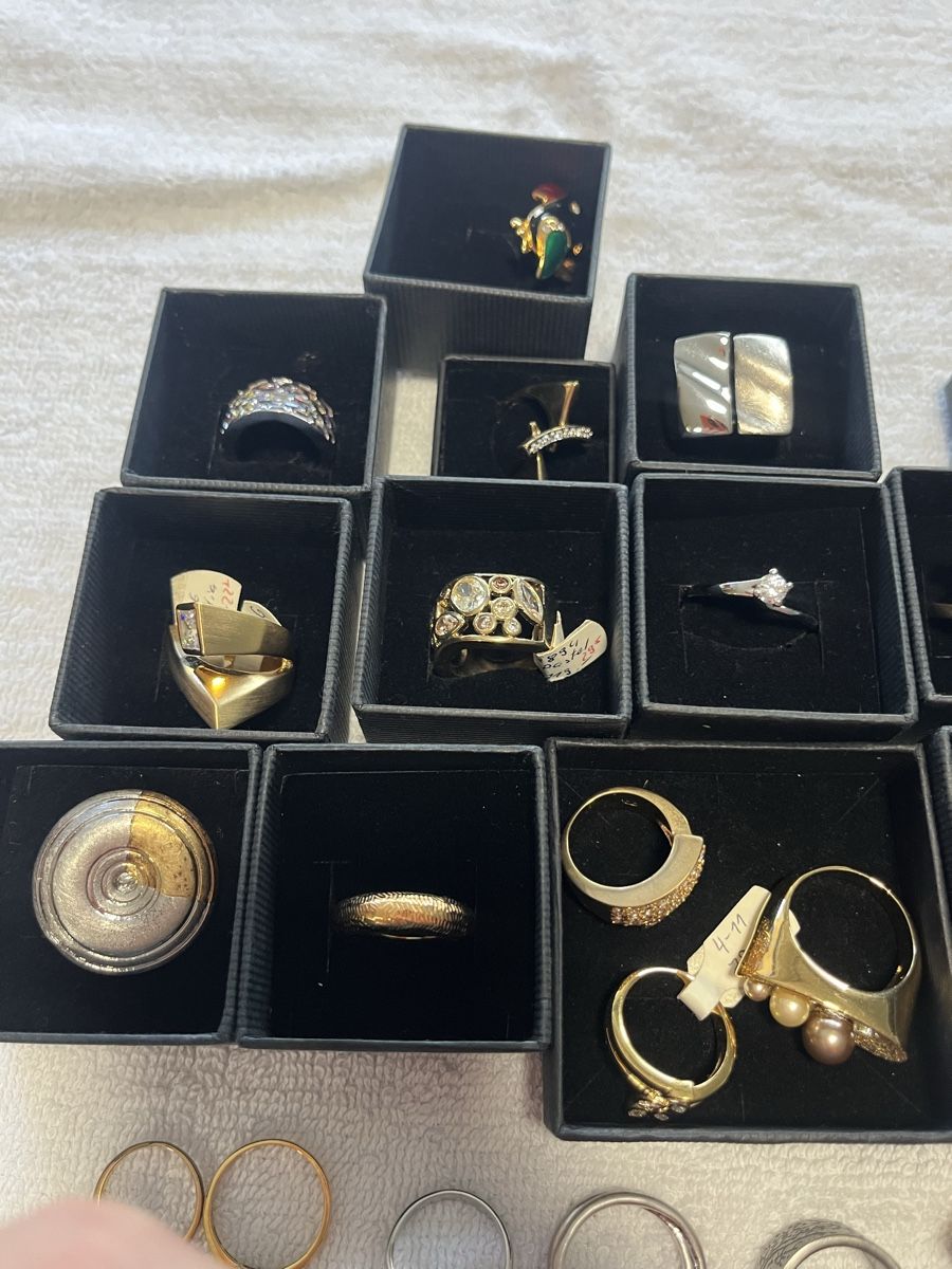 Altri gioielli: Lots de 50 bijoux – Nuovo (secondo la descrizione) da Noville venduto da Berlusconi55 3
