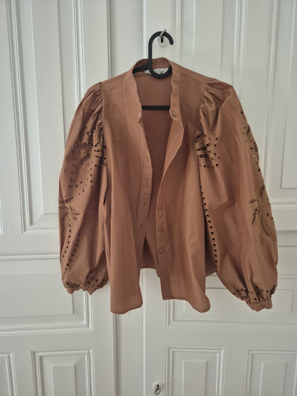 Camicette: Bluse mit Lochmuster braun – Usato da Winterthur venduto da vabit_9 2
