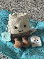 Plüschtier Jellycat Steepy Tea Bag mit Etikett