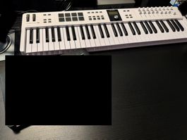 Arturia KeyLab Essential 61 MK3 Weiss + Ständer