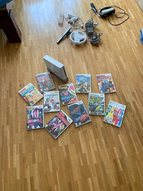 Nintendo Console: Console Wii + Jeux et Accessoires - Pack Complet! – Usato da genève venduto da MICHOR