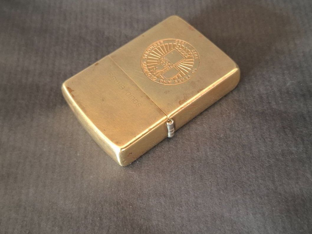 Zippo Feuerzeuge: ZIPPO Feuerzeug Solid Brass vintage 50 years 1982 – Gebraucht aus Genève von justnotsocommon 2