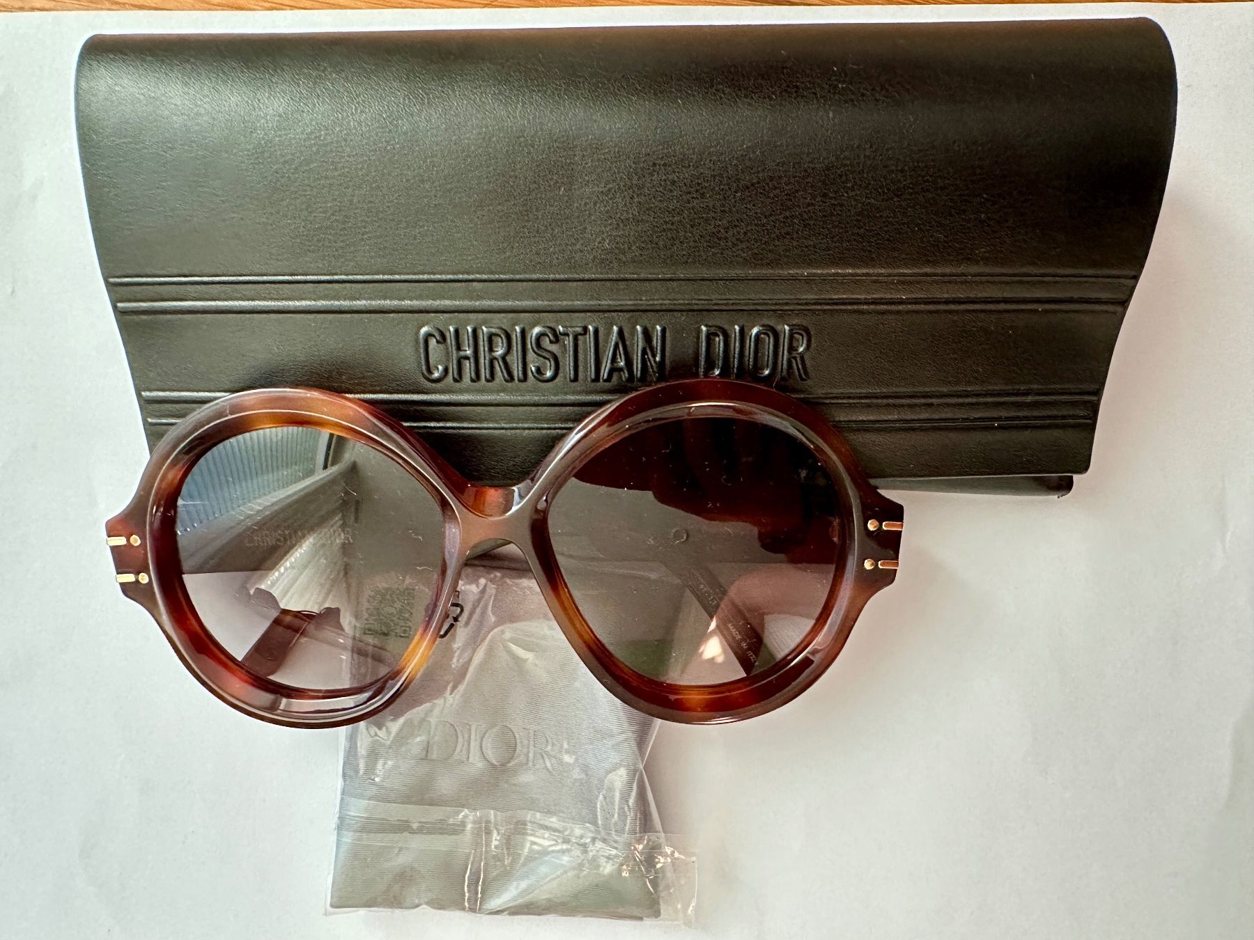 Dior Occhiali & Lenti: Christian Dior Sunglasses, Brown Frame, Round – Usato da Gattikon venduto da Sarahs_Schatzkammer