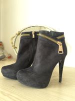 Schwarze Stiefeletten mit Absatz, Gr. 38 - neu
