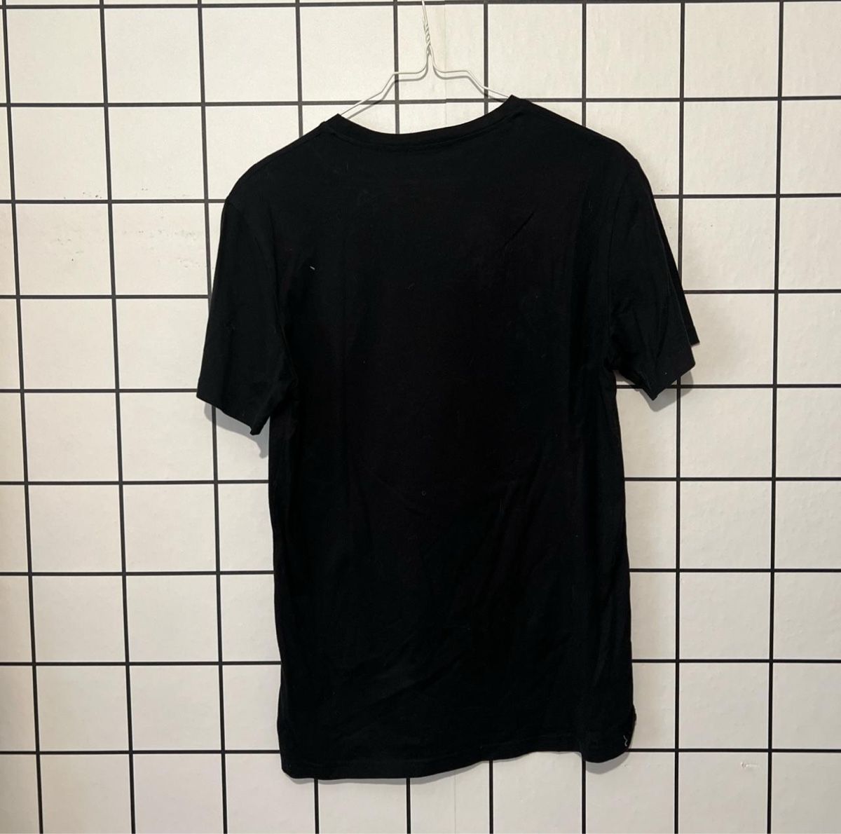 Cos T-Shirts: COS Black T-Shirt Reflective Silver Circle graphic - SIZE S – Gebraucht aus Genève von ravehotline 2