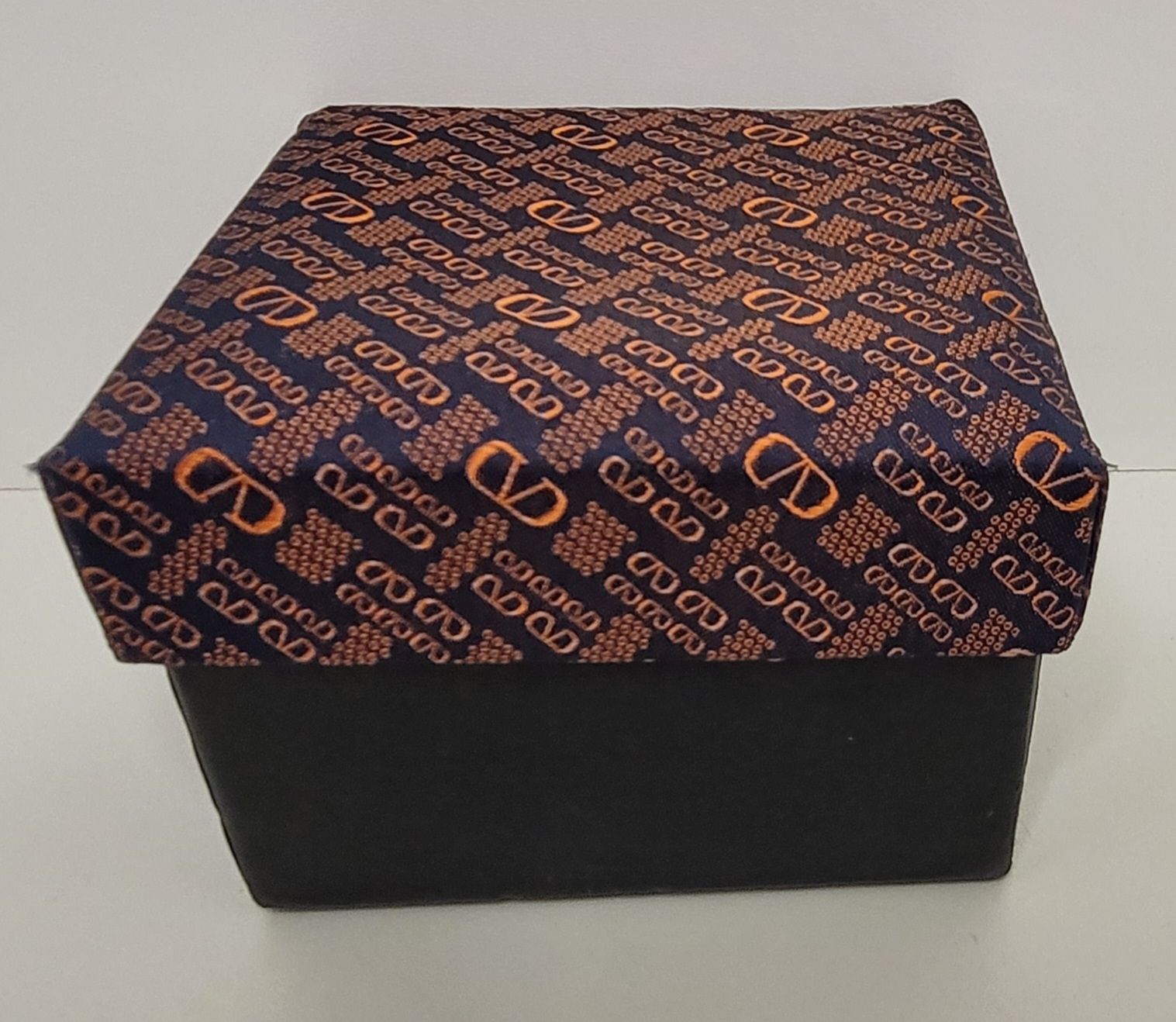 Cravatte: Ensemble Valentino Garavani, cravate-bouton-pochette – Nuovo e nell'imballaggio originale da Rocourt venduto da PapyCH 4
