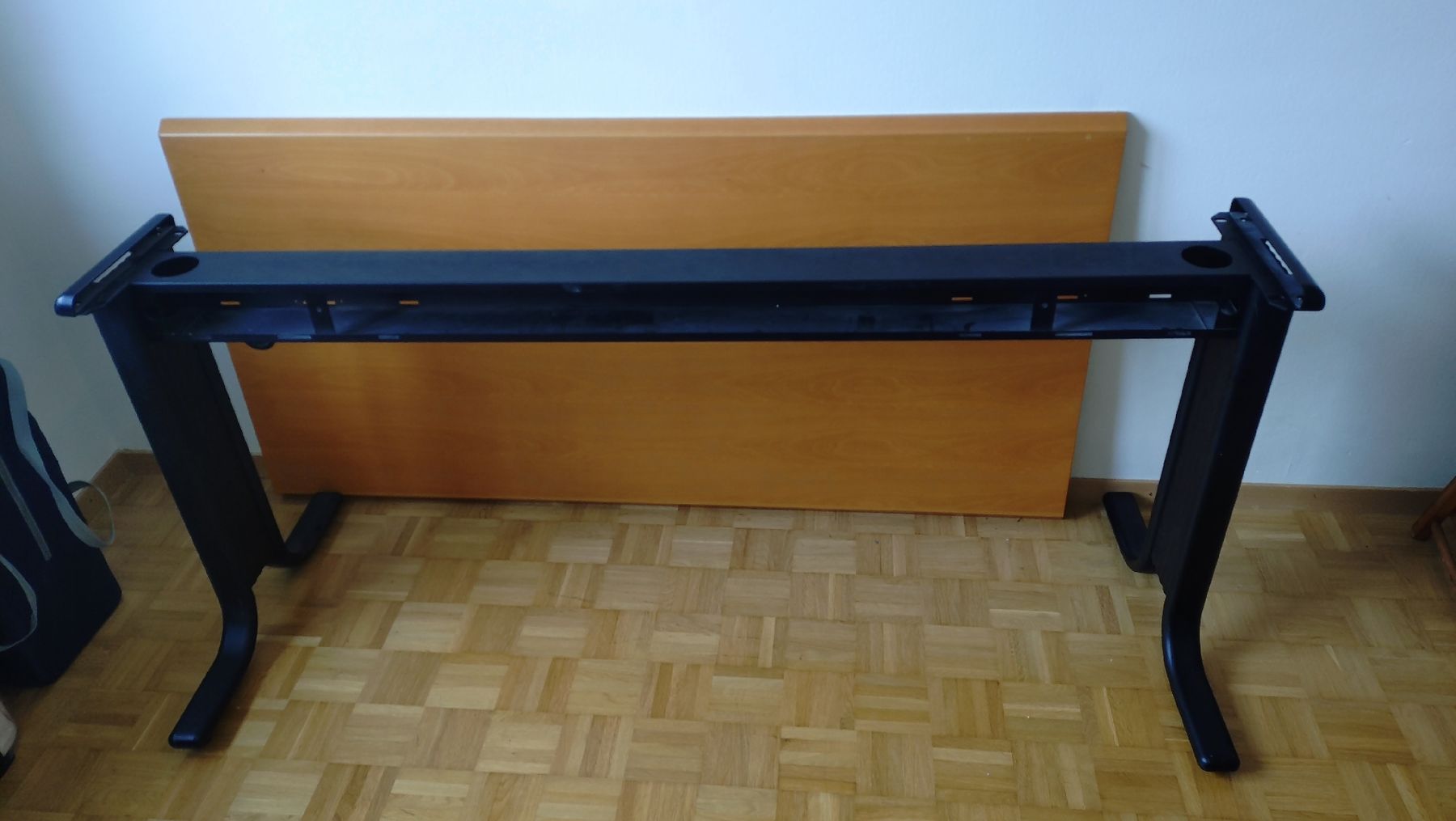 Scrivanie: Bureau en bois. – Usato da Fribourg venduto da Gil_tg85 8