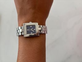 Tissot T-Trend carrée acier inoxydable, femme, élégante