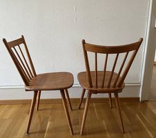 2 schöne Vintage-Holzstühle zu verkaufen 