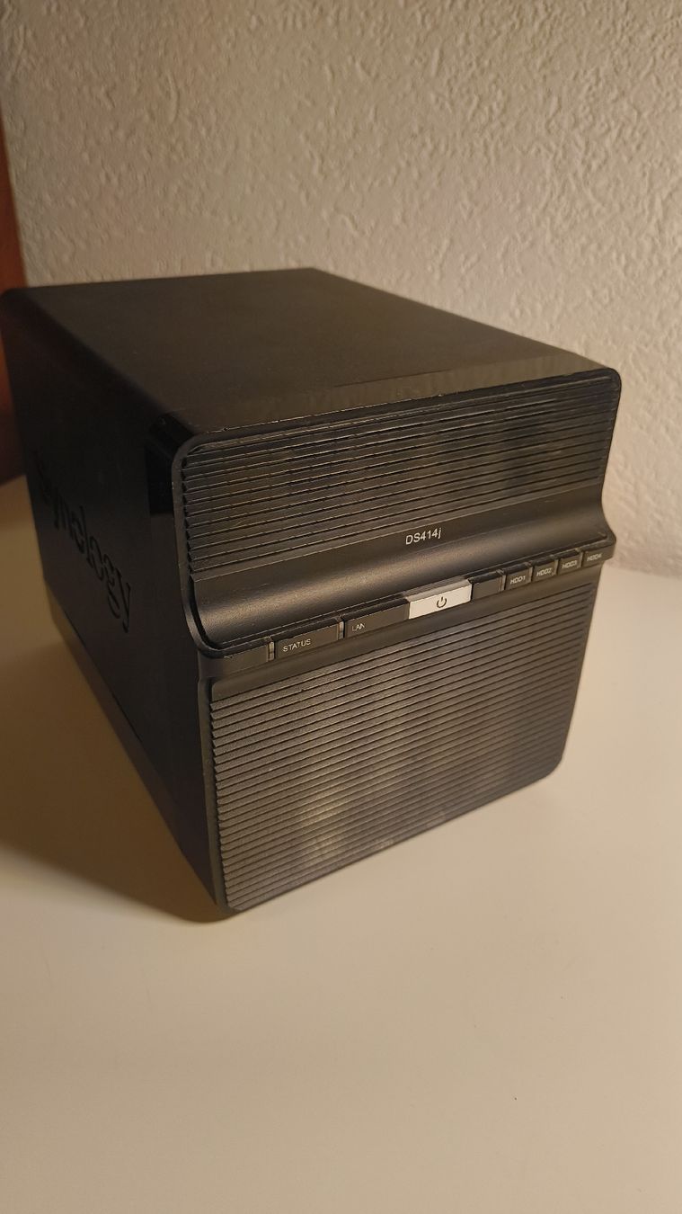 Synology Server: Synology DS414j – Usato da Lausanne venduto da Cedric.