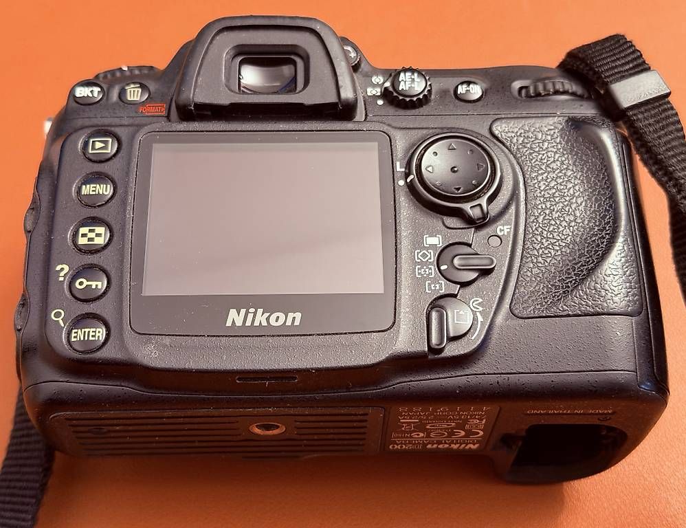 Nikon Fotocamera: Nikon D200 (not complete, sale as defect) – Usato da Neuchatel venduto da Pancrazi 1