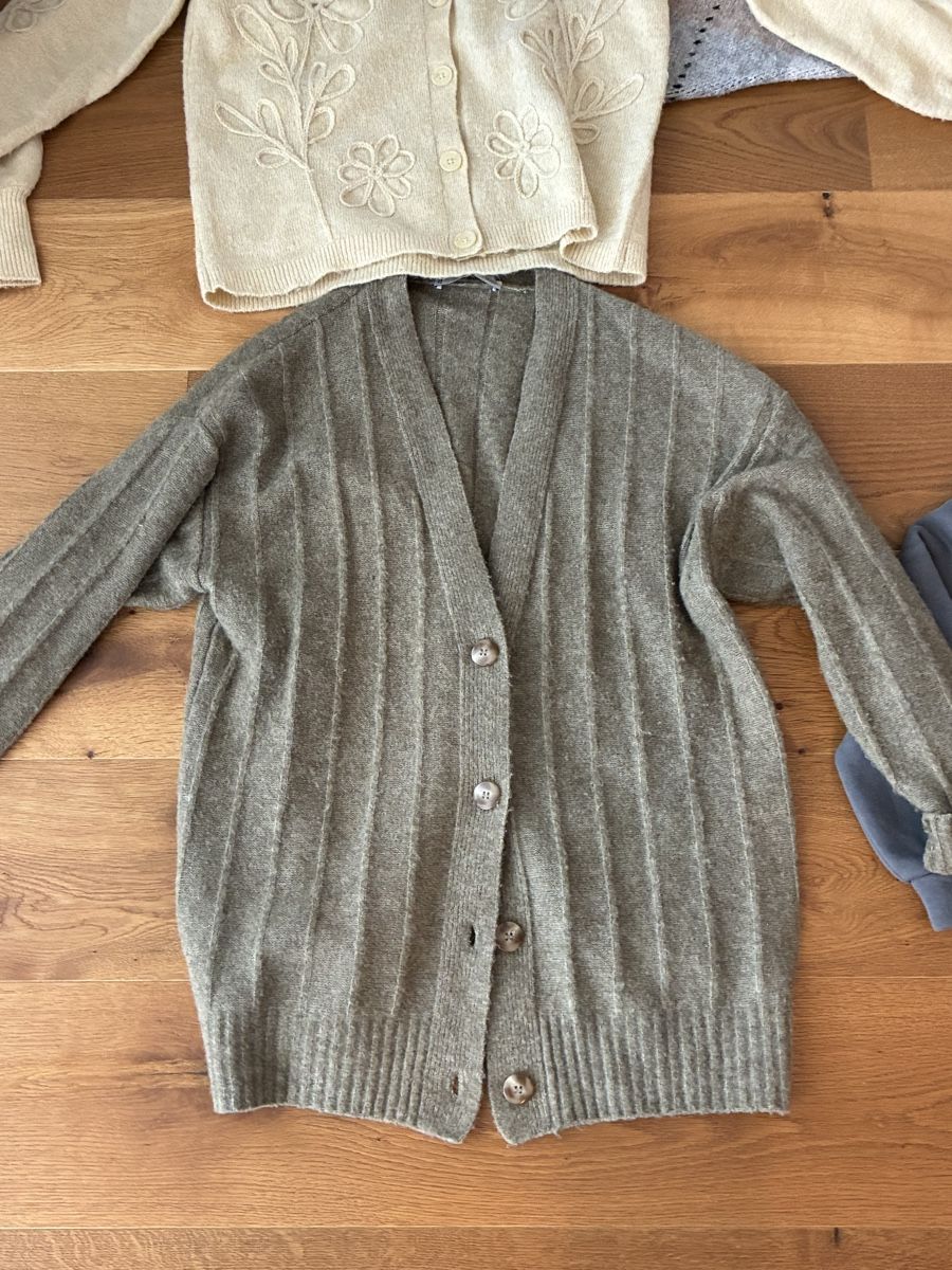 Kleiderpakete: 4 Pullover und Strickjacken Damen – Gebraucht aus Wangen SZ von el_paso08 3
