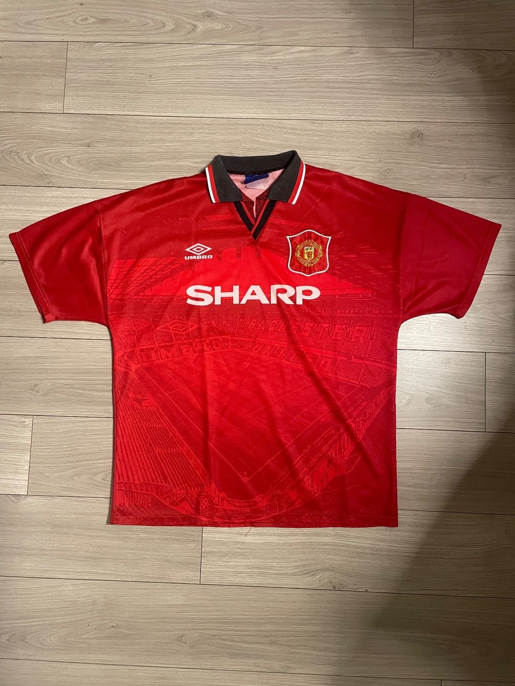 Canottiere & Pantaloni: 1994-96 Manchester United trikot – Usato da Castione venduto da REER