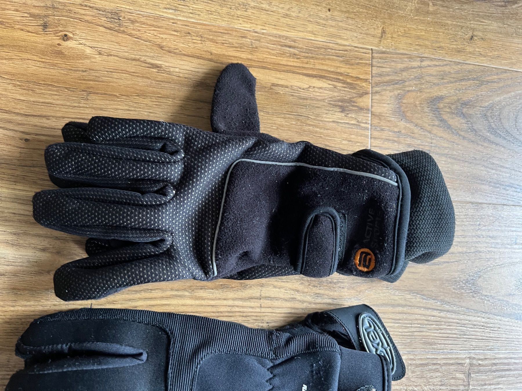 Guanti & manicotti: Handschuhe für Jugendliche – Usato da Pragg-Jenaz venduto da Gigolo60 4