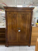 Wunderschöner antiker Kleiderschrank aus Holz