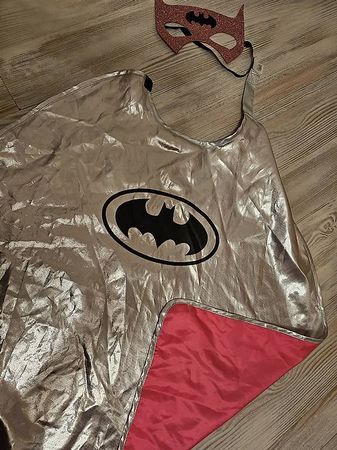Déguisement  cape et masque  "BATWOMEN""