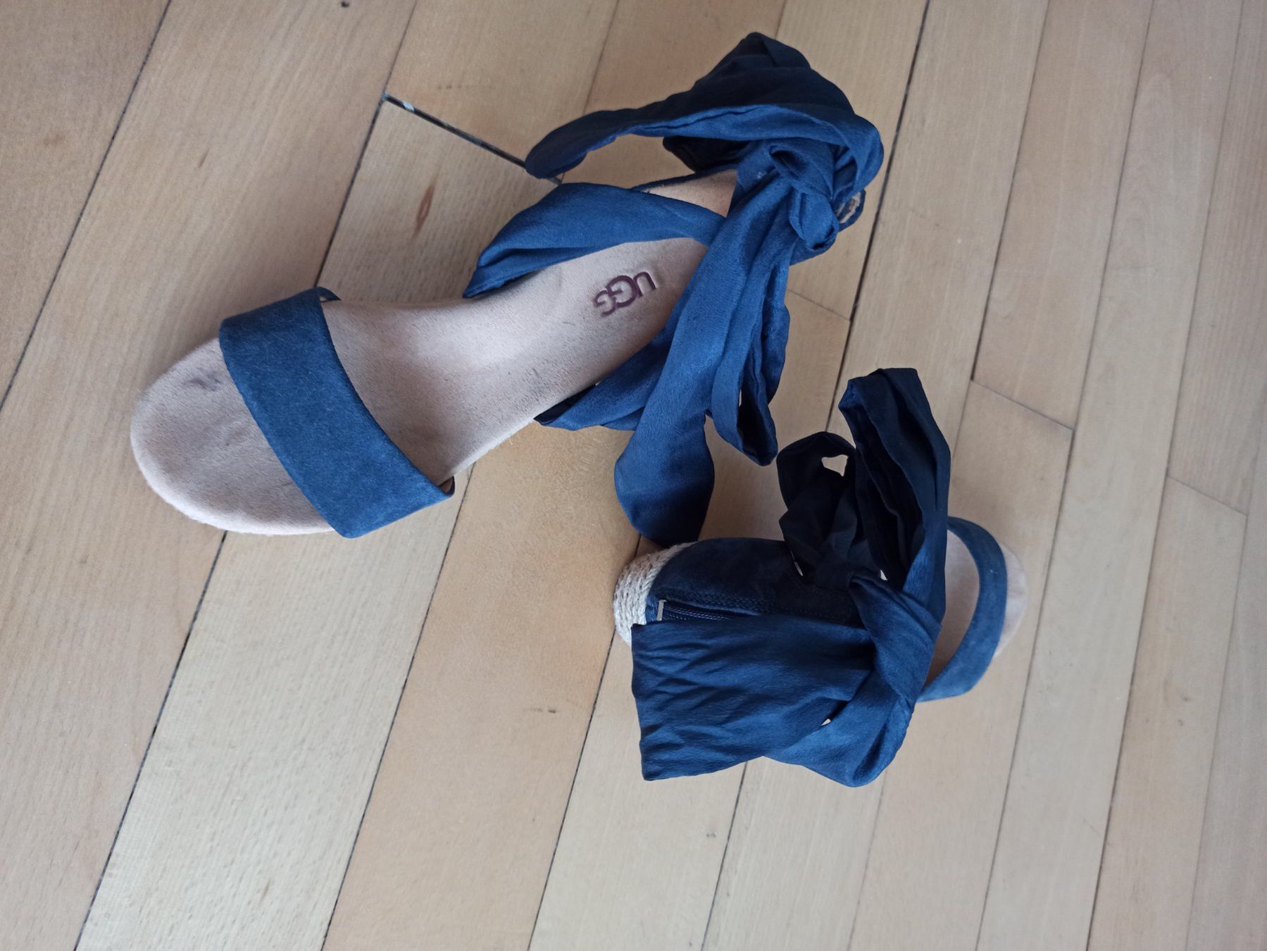 Ugg Damenschuhe: Original UGG Espadrille – Gebraucht aus Zürich von iri_55v6 3